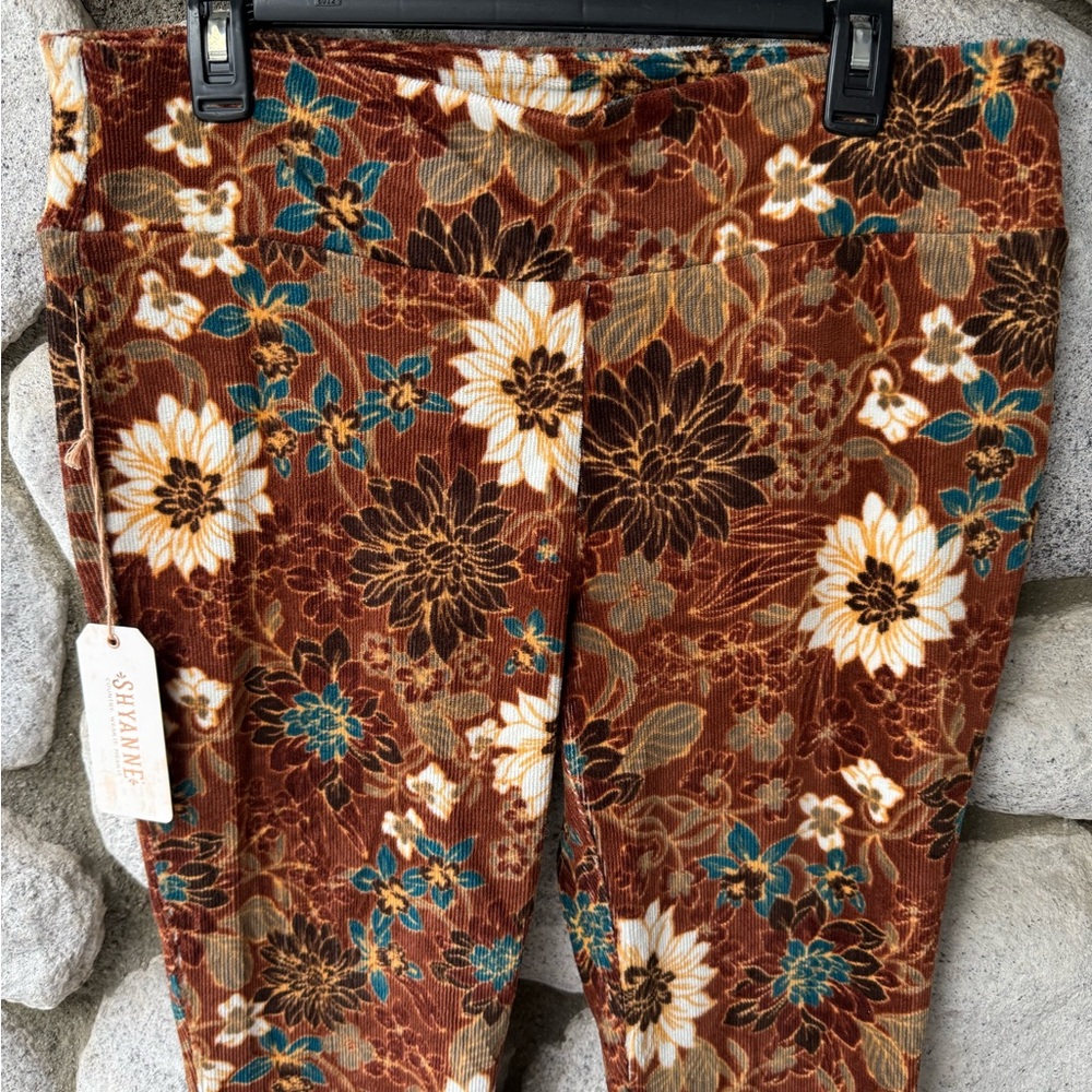 Shyanne Retro Floral Bell Bottoms - Picture 3 of 6